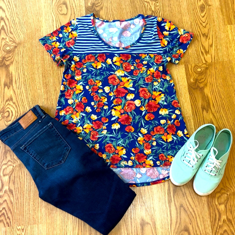 LuLaRoe Morgan(?) Tee - Small